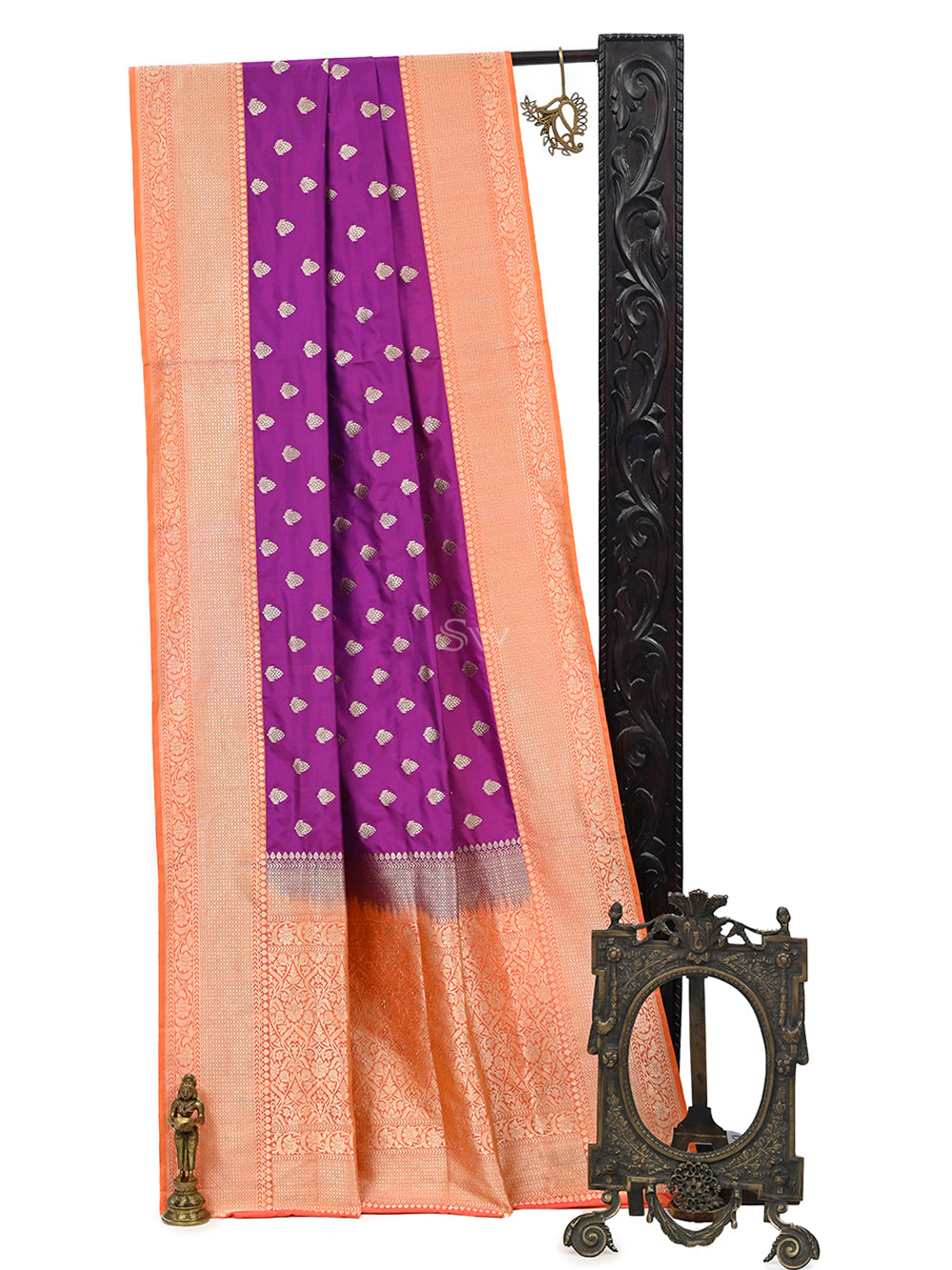 Violet Booti Katan Silk Handloom Banarasi Saree