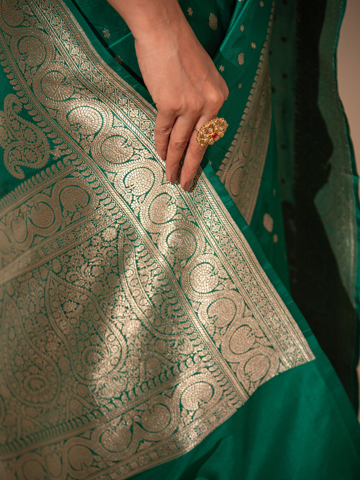 Green Konia Katan Silk Handloom Banarasi Saree - Sacred Weaves