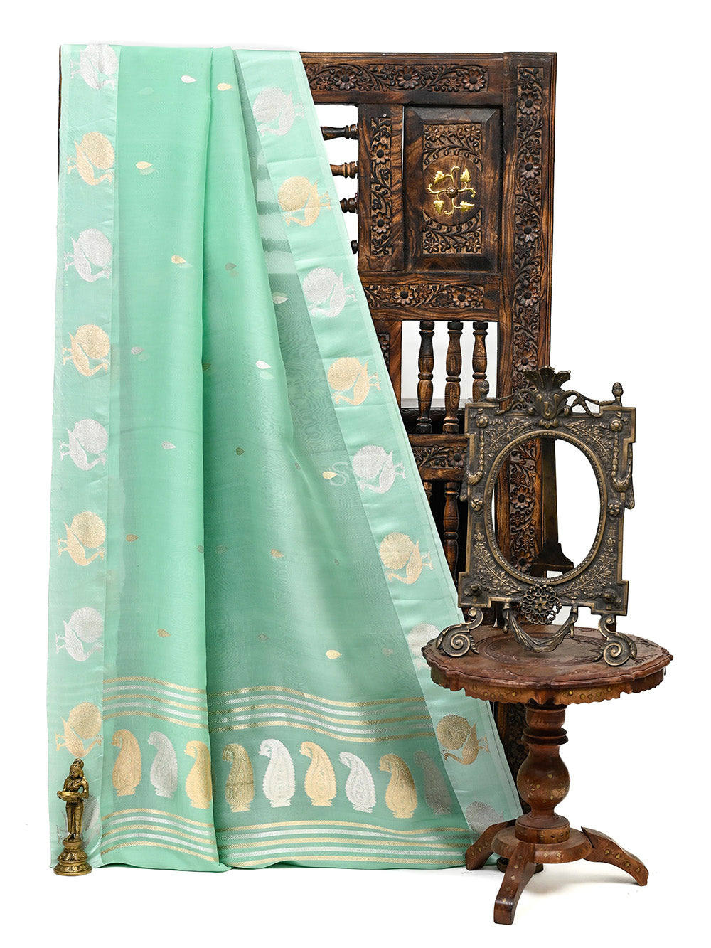 Pastel Green booti Organza Handloom Banarasi Saree - Sacred Weaves