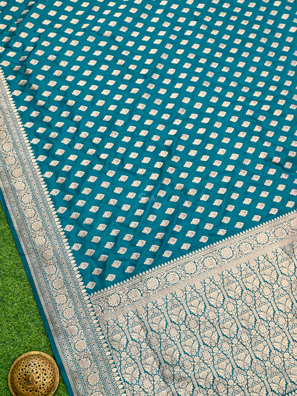 Teal Blue Booti Katan Silk Handloom Banarasi Saree