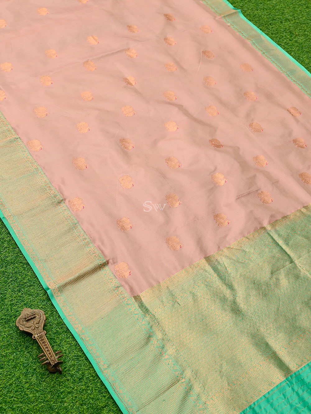 Pastel Pink Shikargah Boota Katan Silk Handloom Banarasi Saree - Sacred Weaves