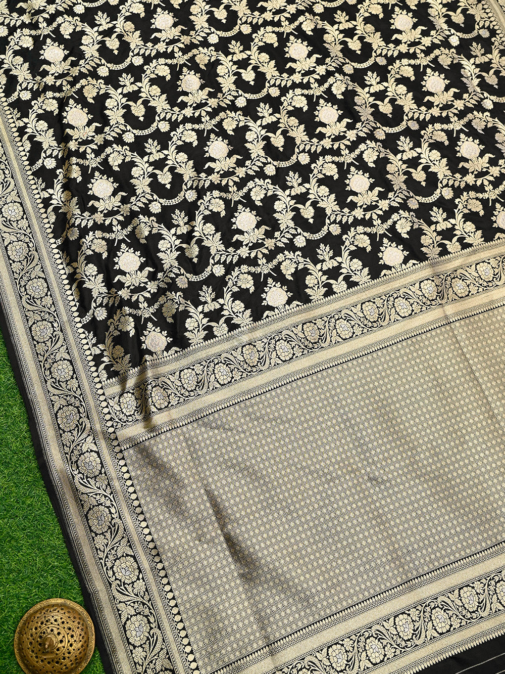 Black Jaal Katan Silk Handloom Banarasi Saree