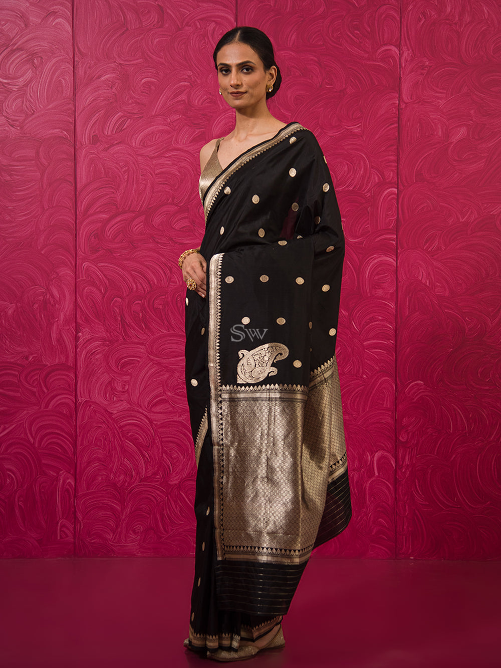 Black Konia Katan Silk Handloom Banarasi Saree - Sacred Weaves