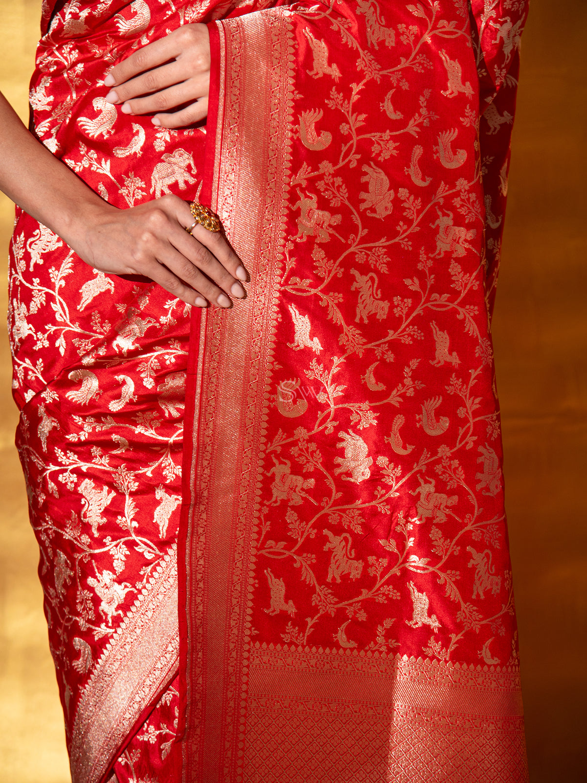 Red Shikargah Katan Silk Handloom Banarasi Saree - Sacred Weaves