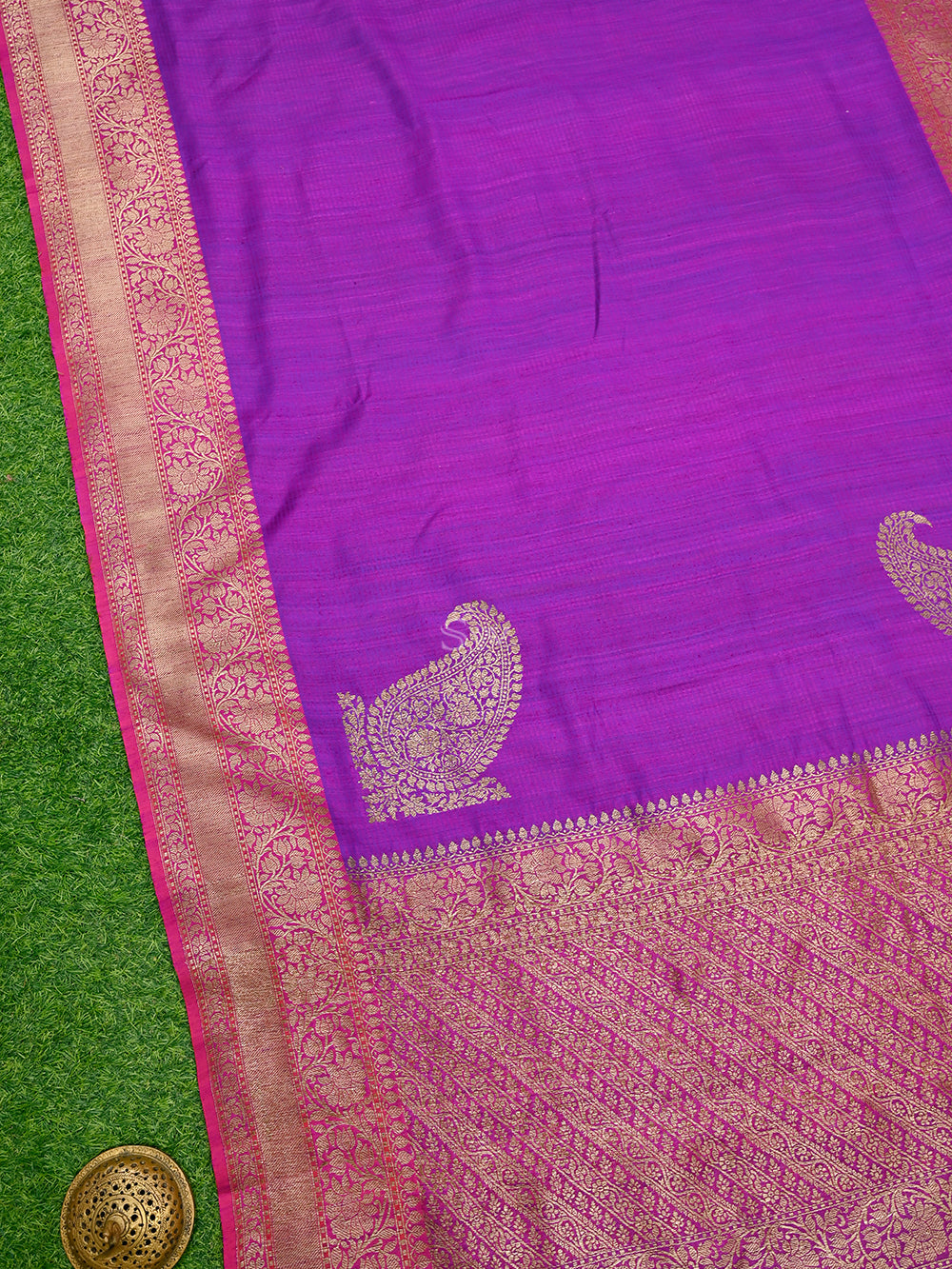 Purple Magenta Konia Dupion Silk Handloom Banarasi Saree