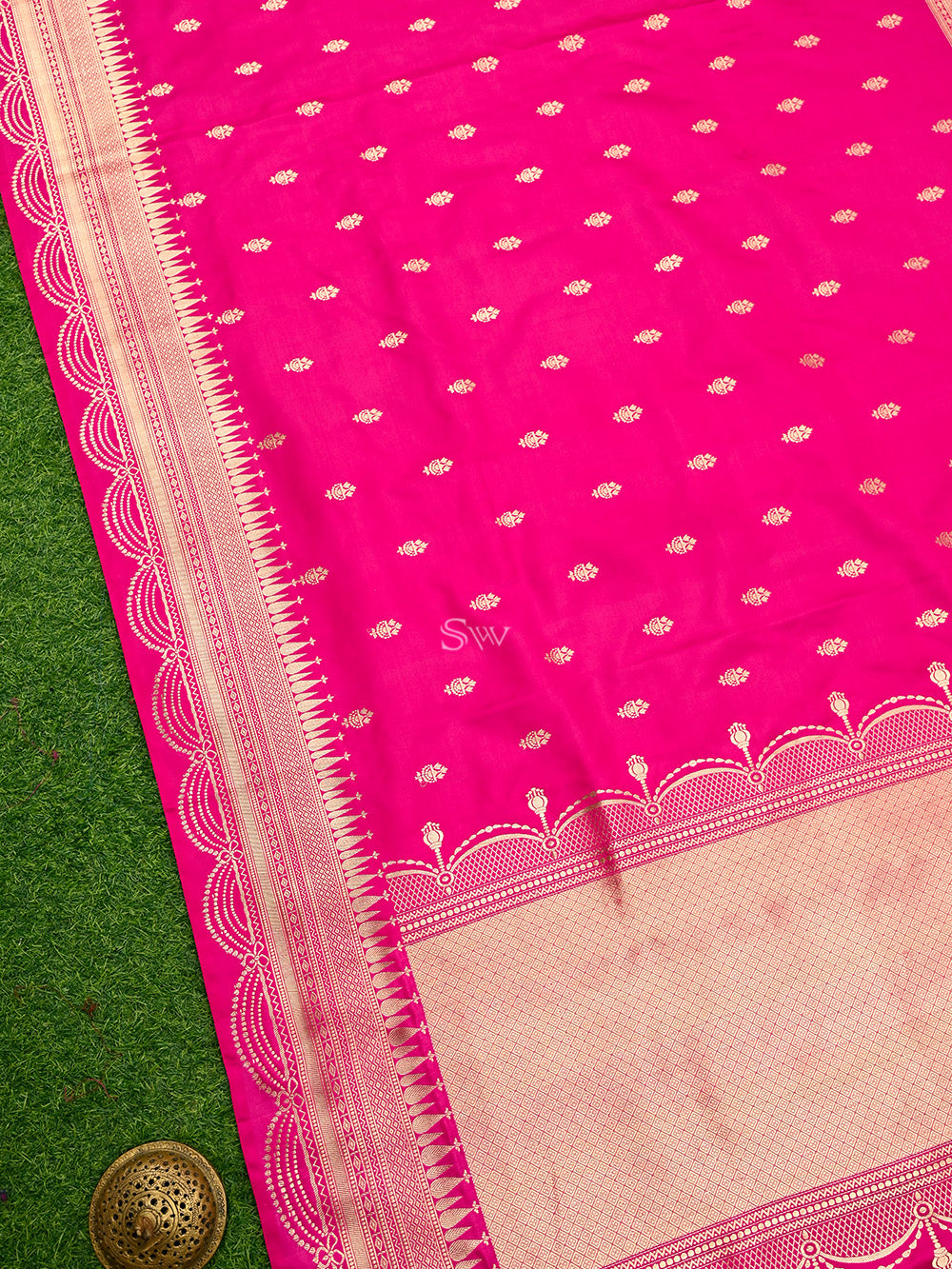 Magenta Booti Satin Silk Handloom Banarasi Saree