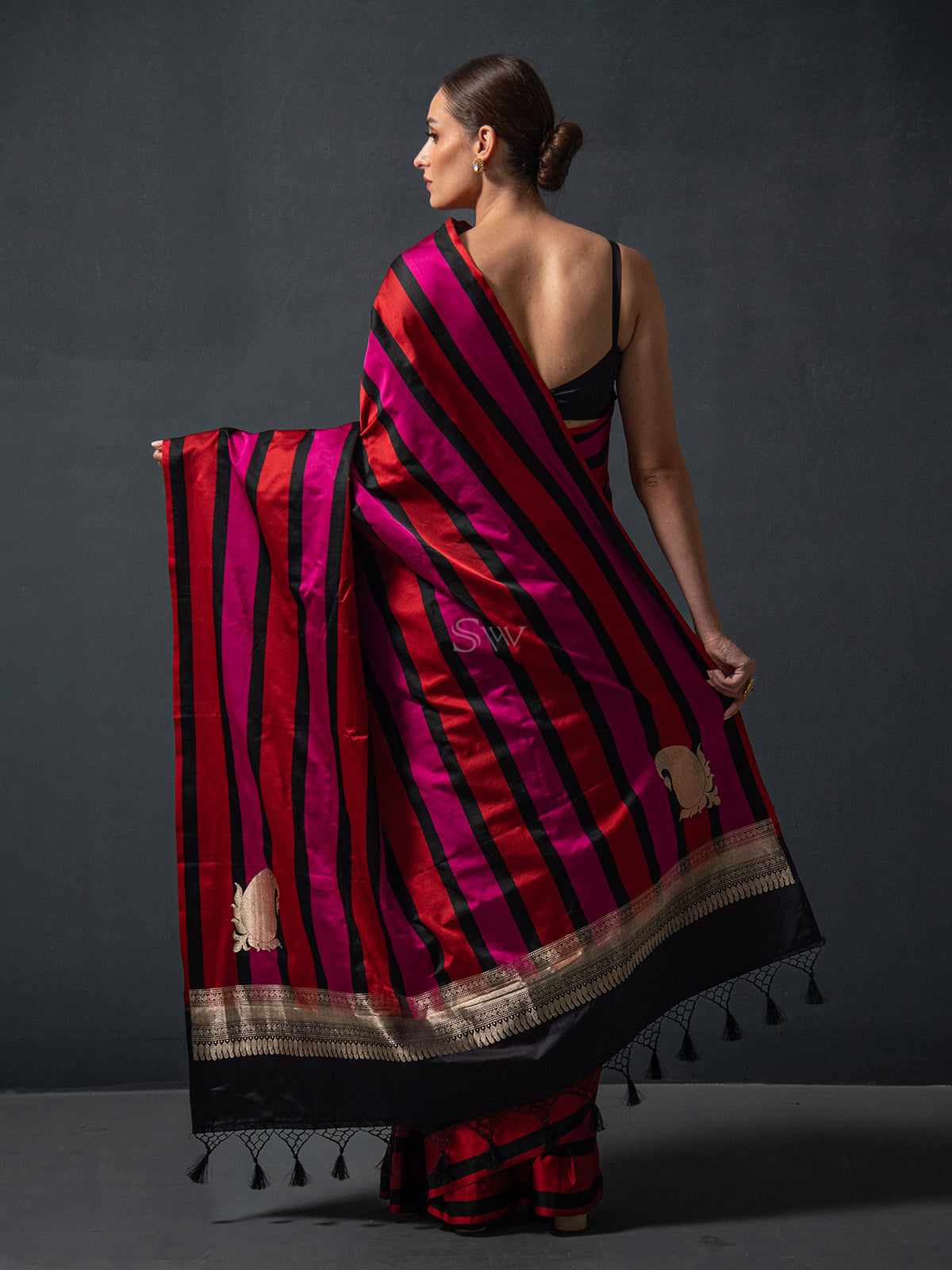 Pink Red Konia Satin Silk Handloom Banarasi Saree - Sacred Weaves