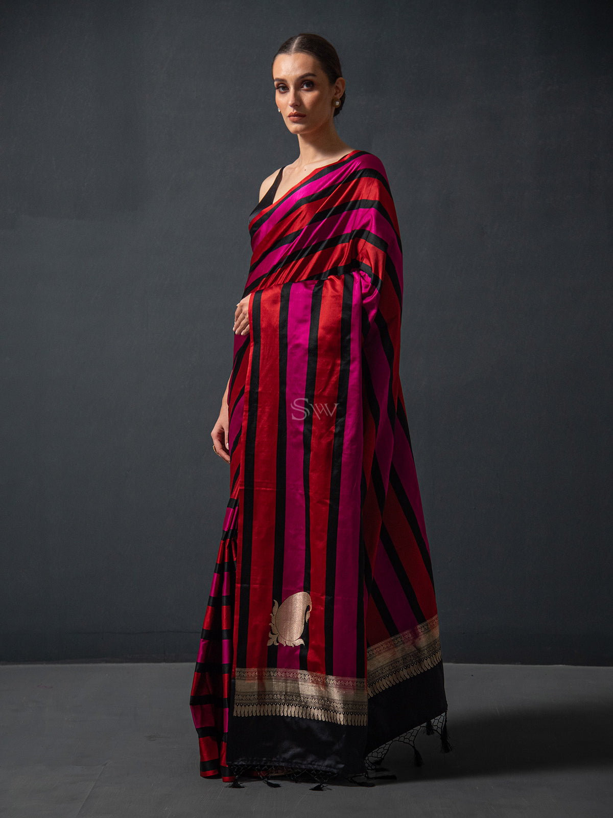 Pink Red Konia Satin Silk Handloom Banarasi Saree - Sacred Weaves