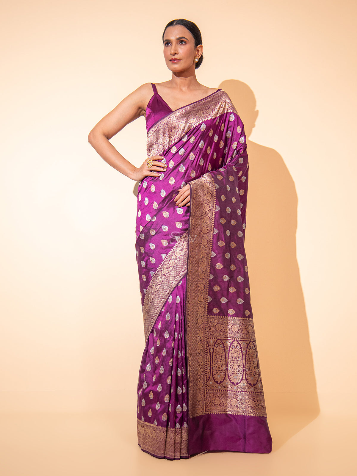 Dark Magenta Booti Katan Silk Uppada Handloom Banarasi Saree - Sacred Weaves