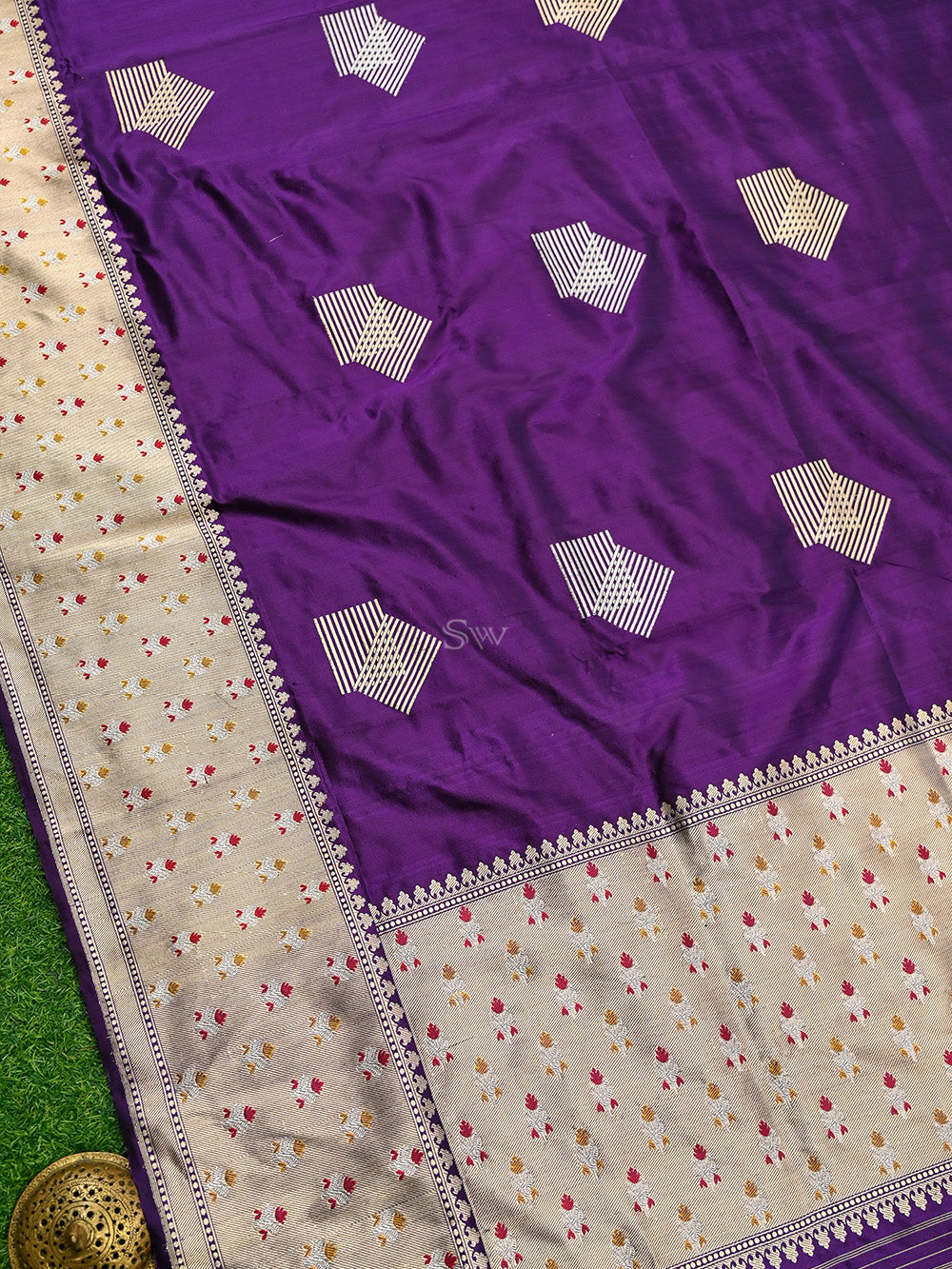 Purple Boota Katan Silk Handloom Banarasi Saree