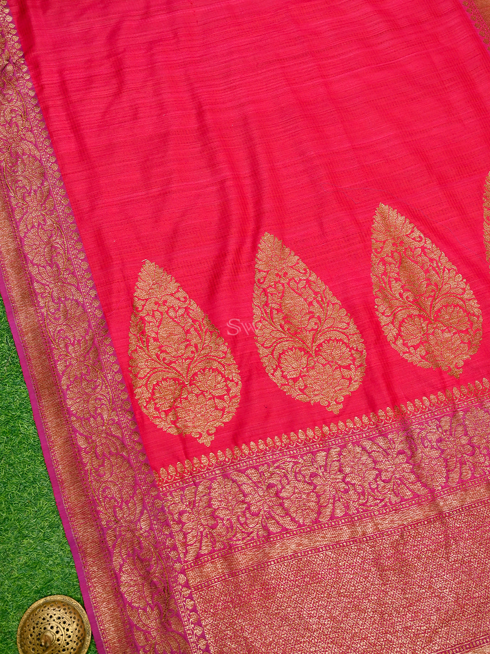 Red Plain Dupion Silk Handloom Banarasi Saree