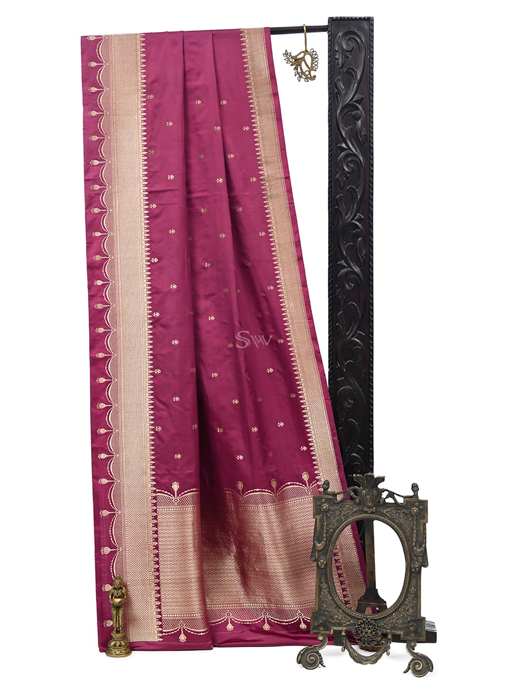 Onion Pink Booti Satin Silk Handloom Banarasi Saree