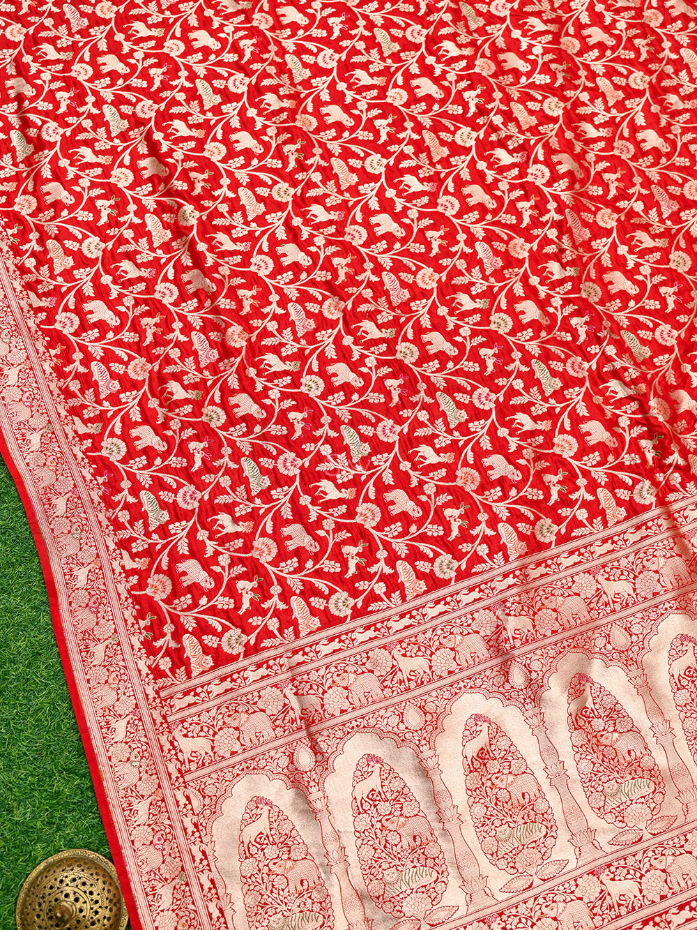 Red Shikargah Katan Silk Handloom Banarasi Saree