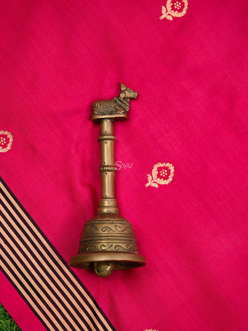 Dark Pink Meenakari Booti Katan Silk Handloom Banarasi Saree