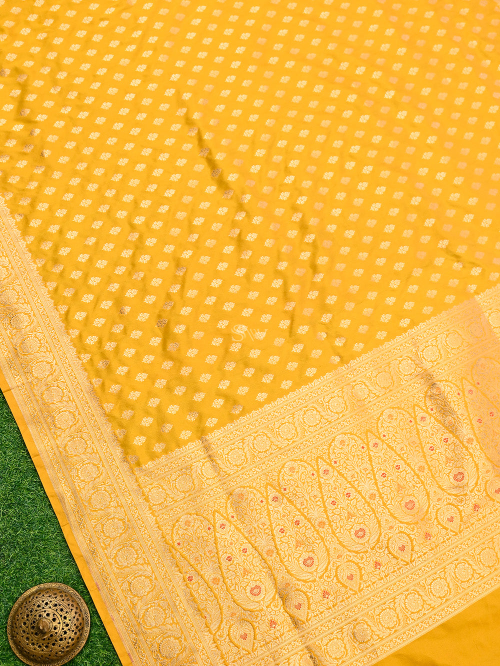 Musatrd Booti Uppada Katan Silk Handloom Banarasi Saree