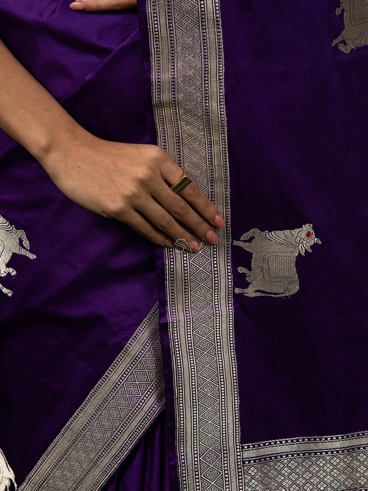 Purple Shikargah Boota Katan Silk Handloom Banarasi Saree - Sacred Weaves