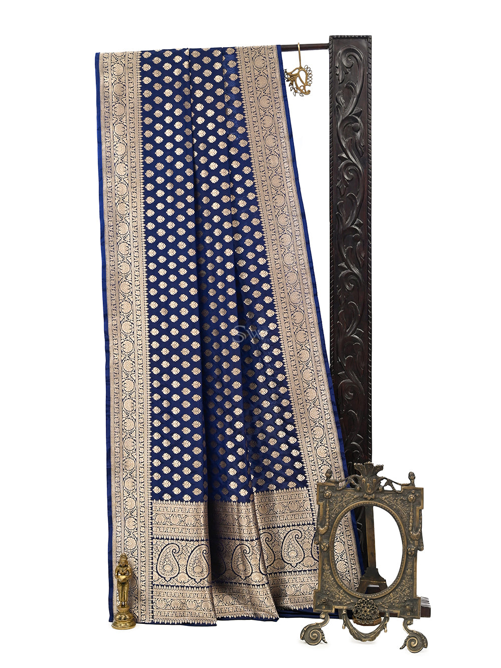 Dark Blue Booti Katan Silk Handloom Banarasi Saree