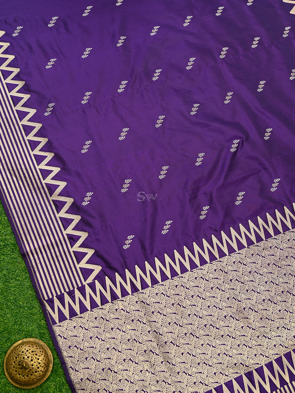 Purple Booti Katan Silk Handloom Banarasi Saree