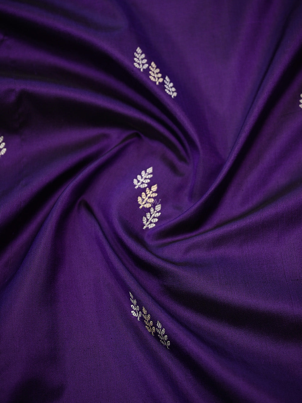 Purple Booti Katan Silk Handloom Banarasi Saree