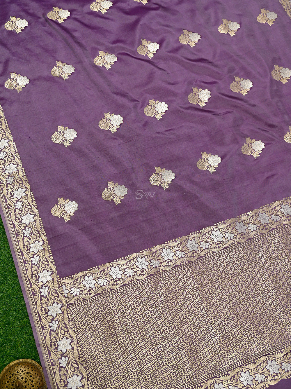 Pastel Purple Boota Katan Silk Handloom Banarasi Saree