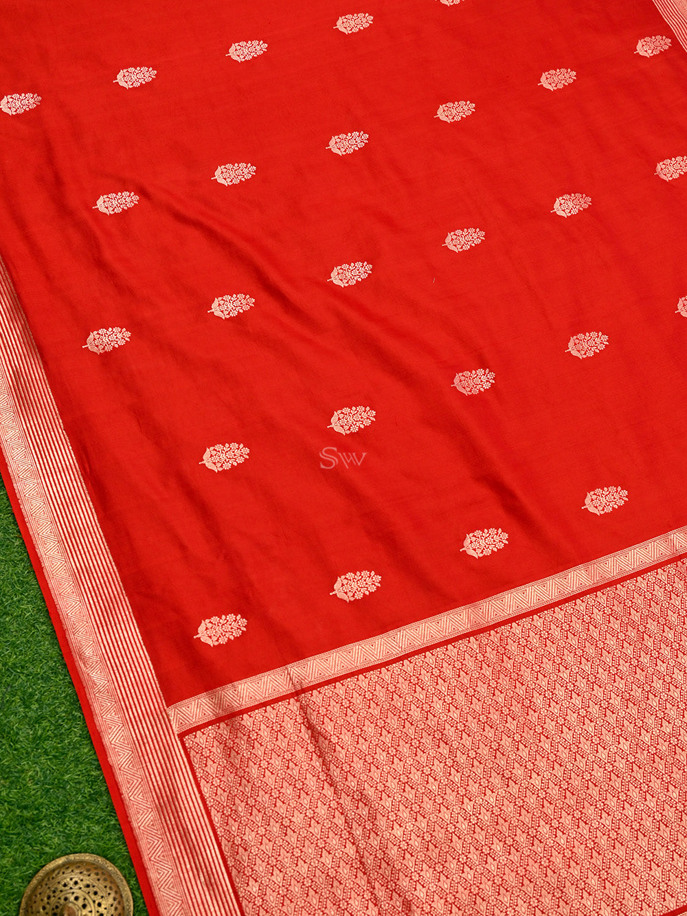 Red Boota Katan Silk Handloom Banarasi Saree