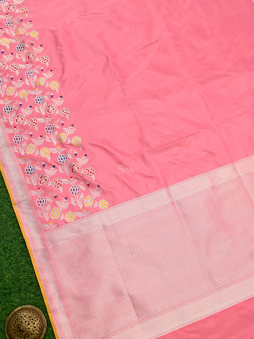 Light Pink Plain Katan Silk Handloom Banarasi Saree