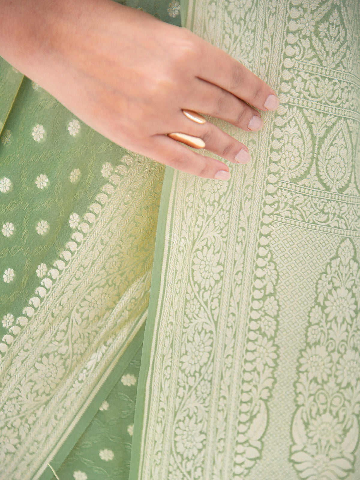 Dark Green Booti Crepe Silk Handloom Banarasi Saree - Sacred Weaves