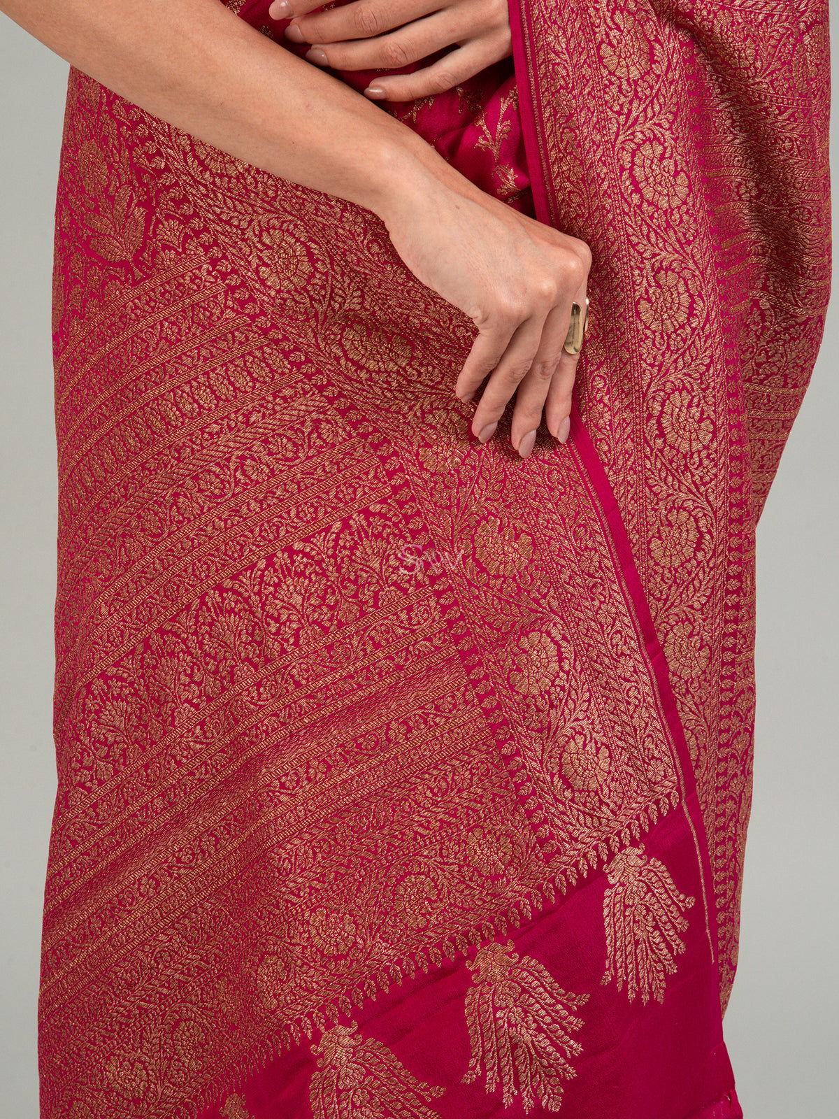 Magenta Jaal Crepe Silk Handloom Banarasi Saree