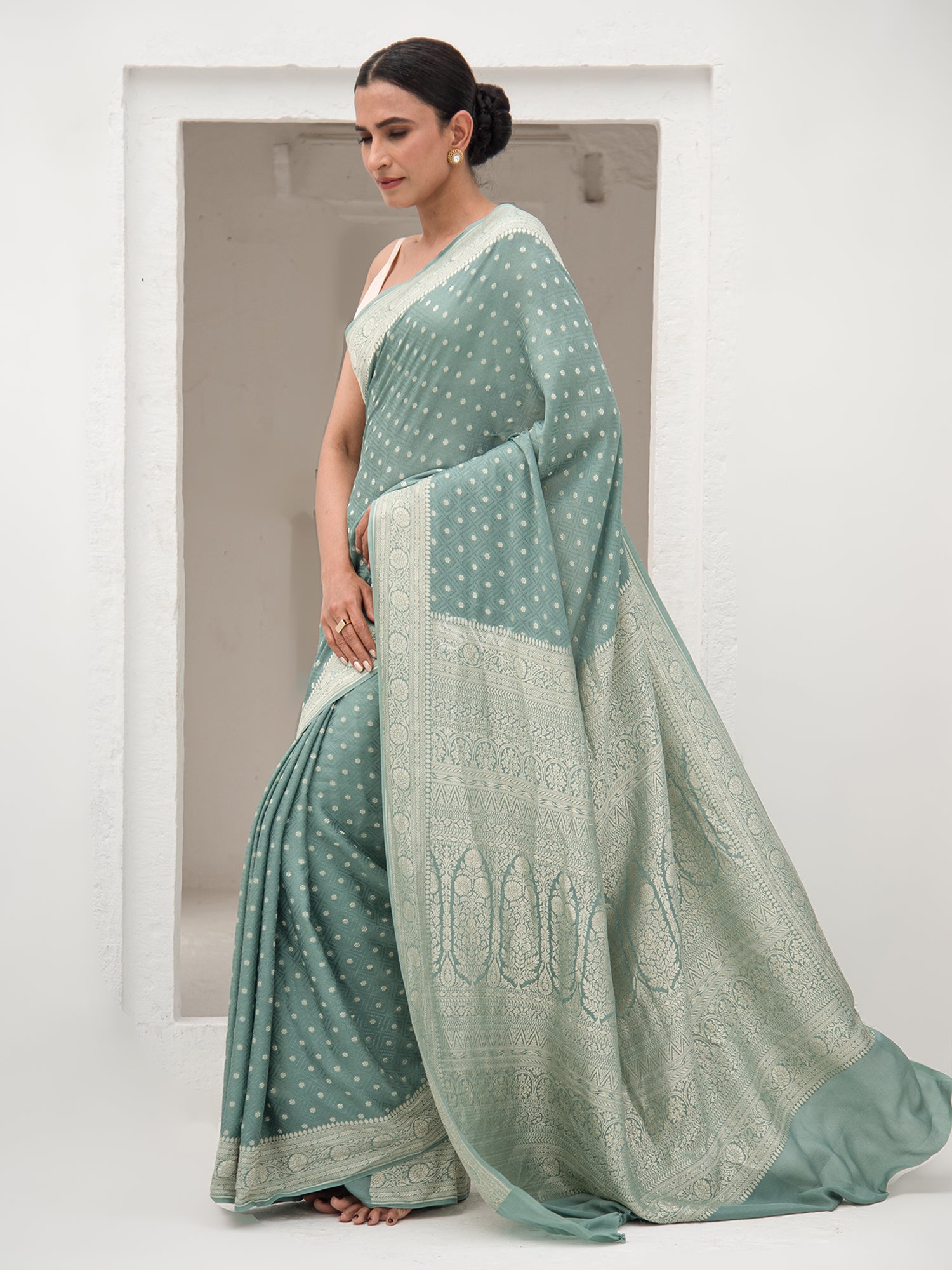 Dusky Blue Booti Crepe Silk Handloom Banarasi Saree - Sacred Weaves