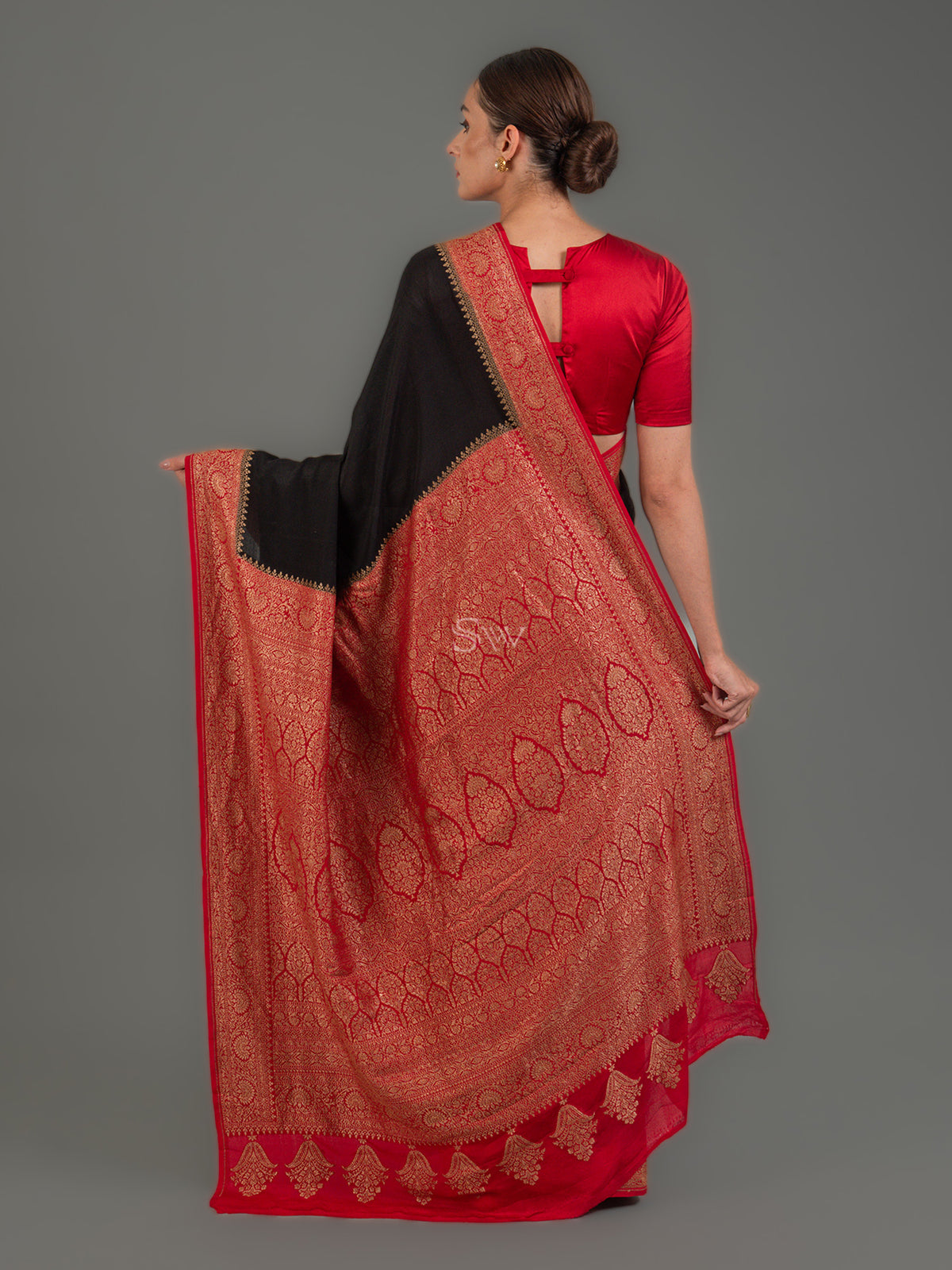 Black Plain Crepe Silk Handloom Banarasi Saree