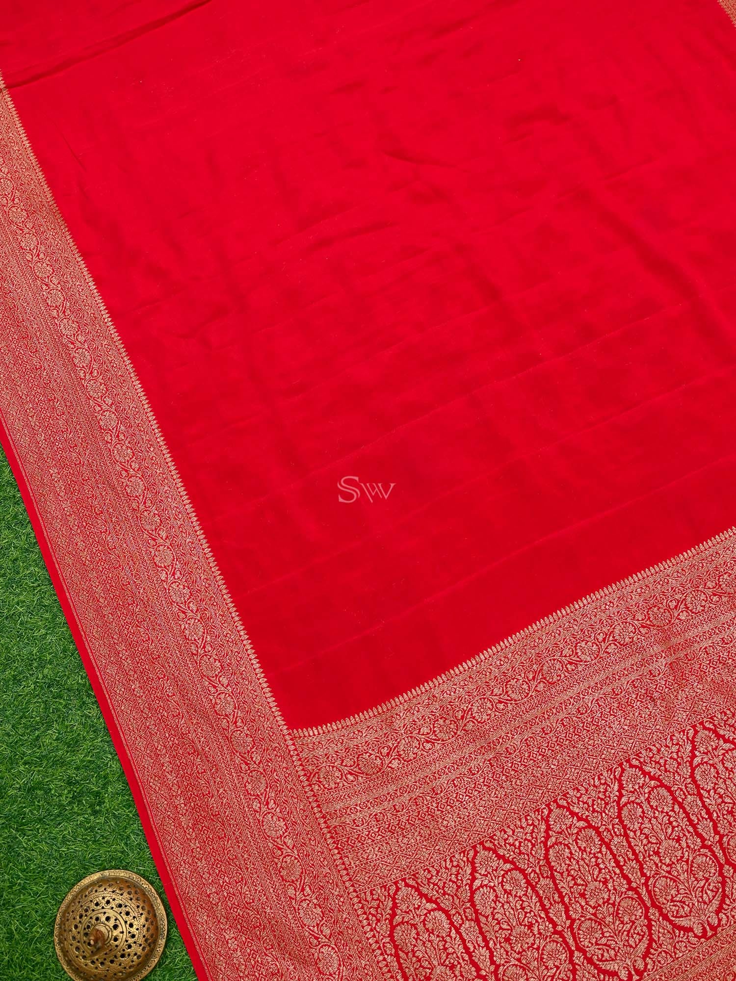 Red Plain Crepe Silk Handloom Banarasi Saree - Sacred Weaves