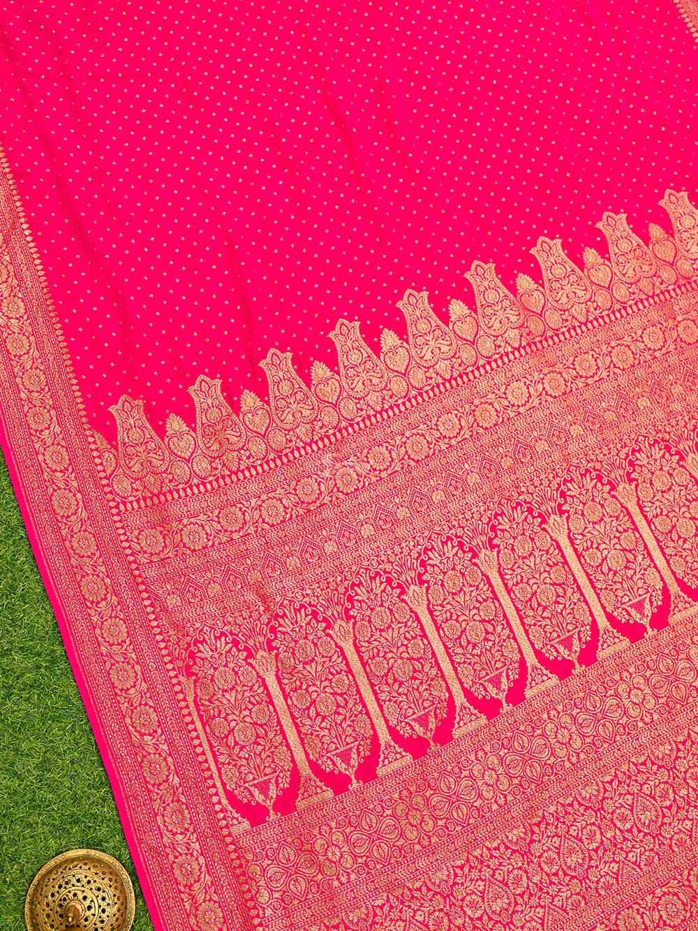 Magenta Booti Crepe Silk Handloom Banarasi Saree - Sacred Weaves