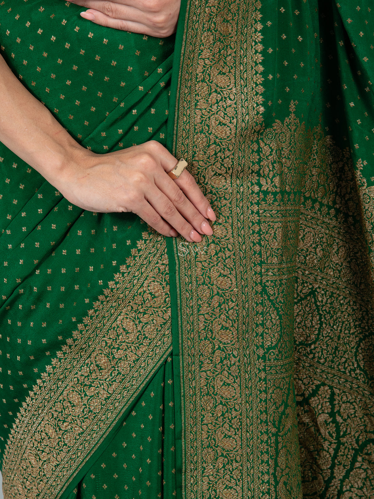 Bottle Green Booti Crepe Silk Handloom Banarasi Saree - Sacred Weaves