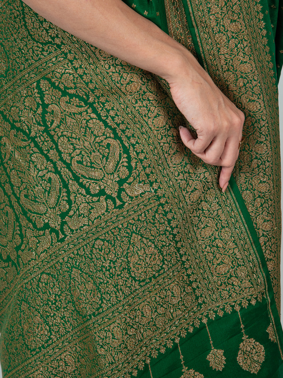 Bottle Green Booti Crepe Silk Handloom Banarasi Saree - Sacred Weaves