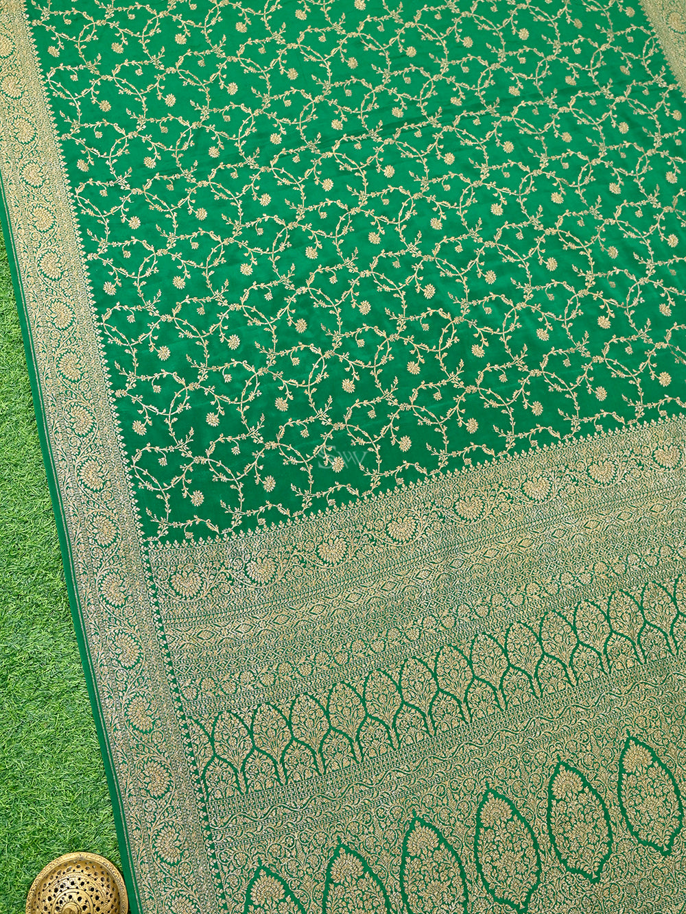 Bottle Green Jaal Crepe Silk Handloom Banarasi Saree - Sacred Weaves