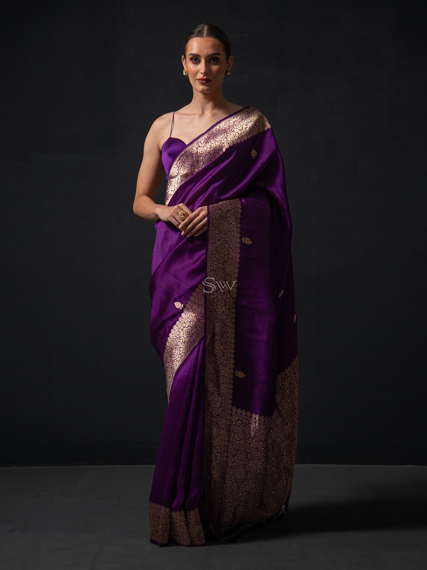 Banarasi Organza Silk Saree In Vivid Violet With newest Zari Weaving.