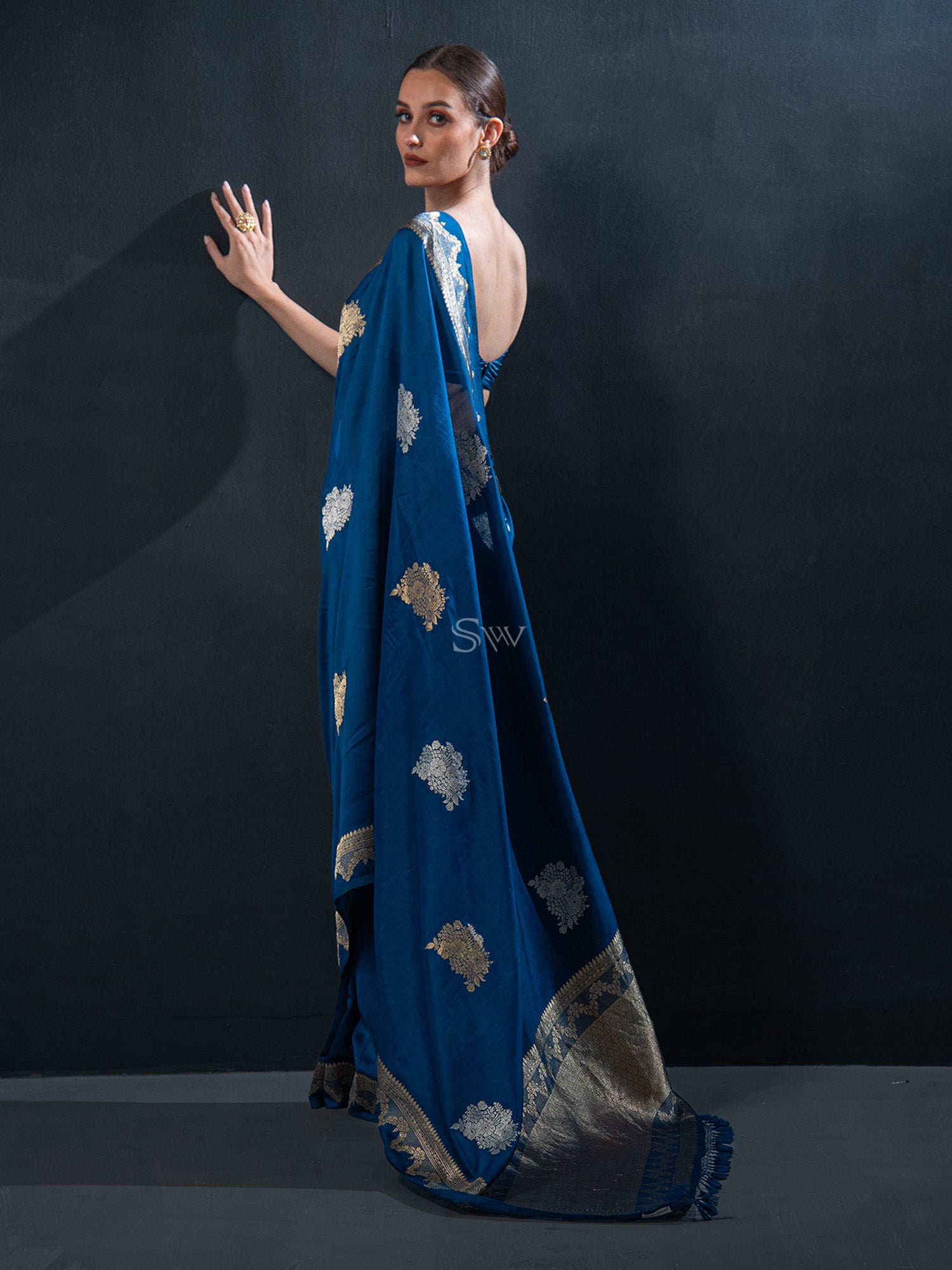 Midnight Blue Boota Organza Silk Handloom Banarasi Saree - Sacred Weaves