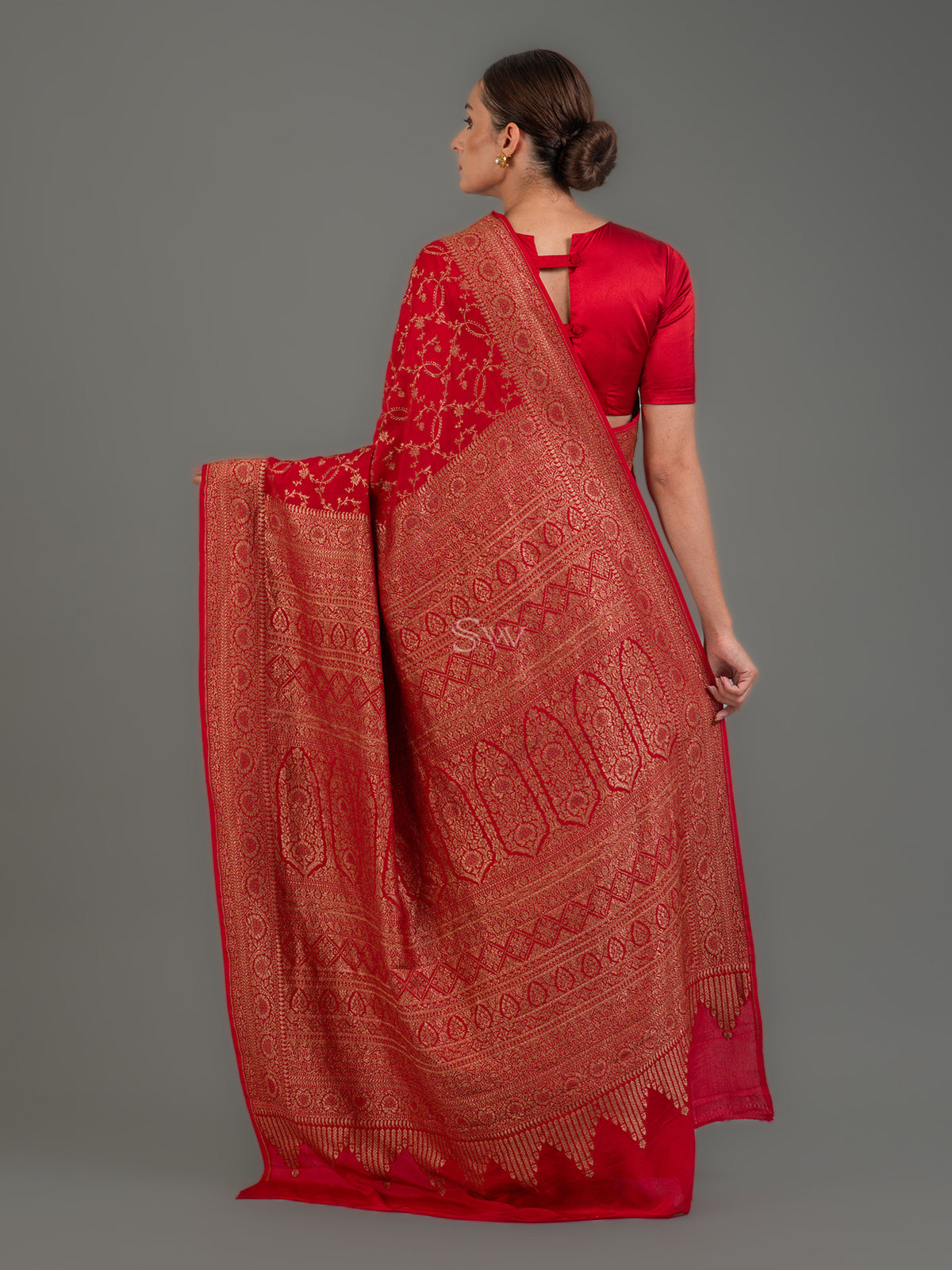 Red Jaal Crepe Silk Handloom Banarasi Saree - Sacred Weaves