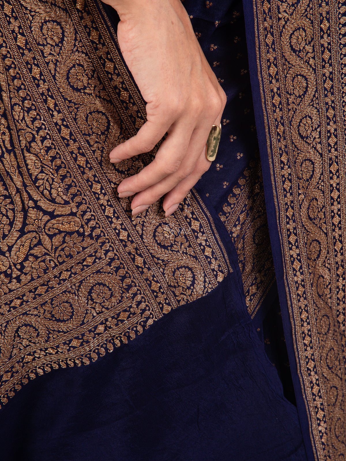 Navy Blue Booti Crepe Silk Handloom Banarasi Saree - Sacred Weaves