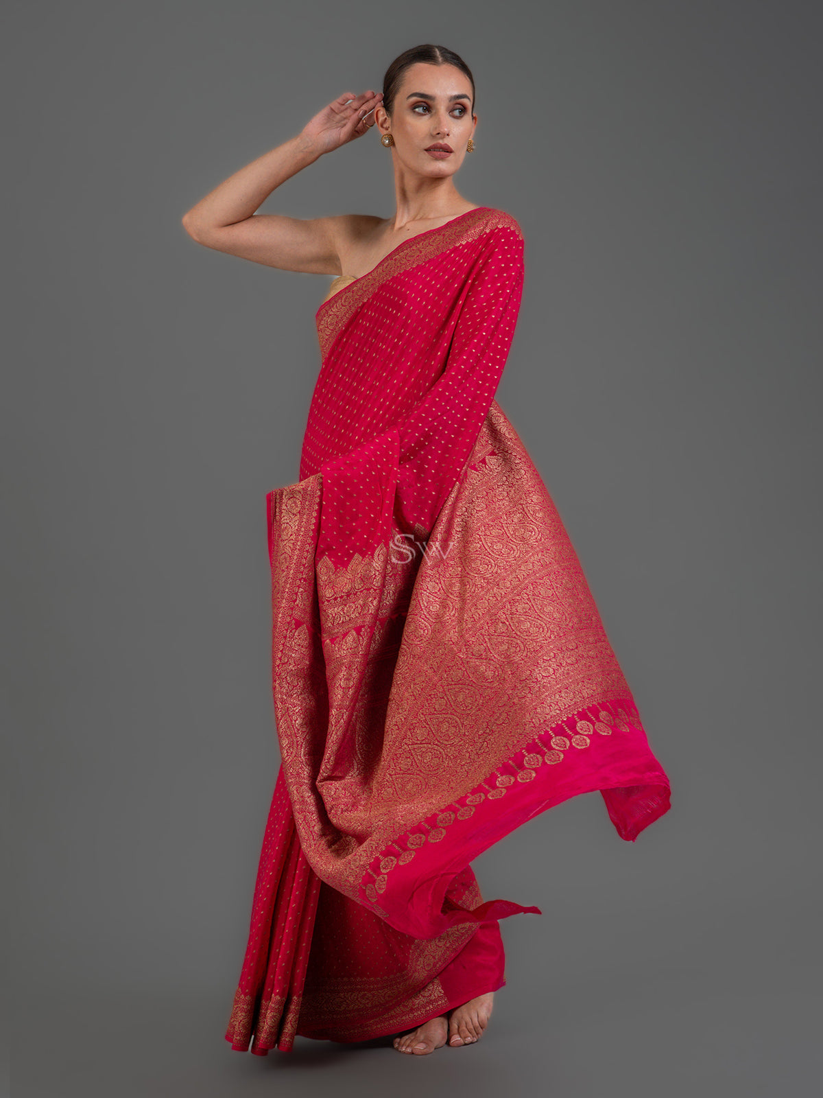 Magenta Booti Crepe Silk Handloom Banarasi Saree - Sacred Weaves