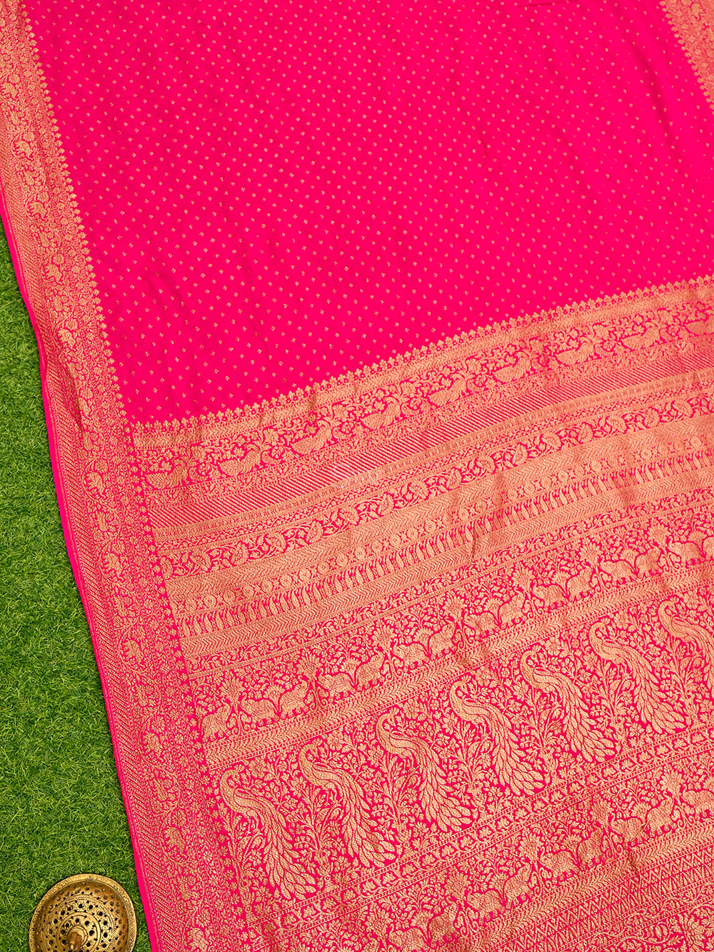 Magenta Booti Crepe Silk Handloom Banarasi Saree - Sacred Weaves