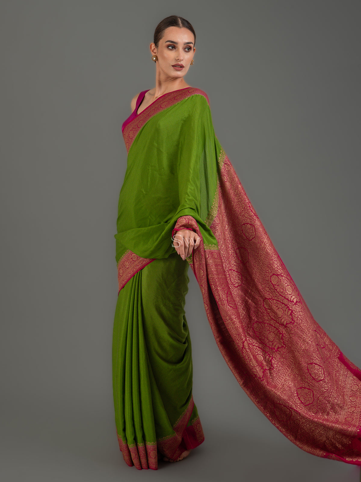 Parrot Green Plain Crepe Silk Handloom Banarasi Saree