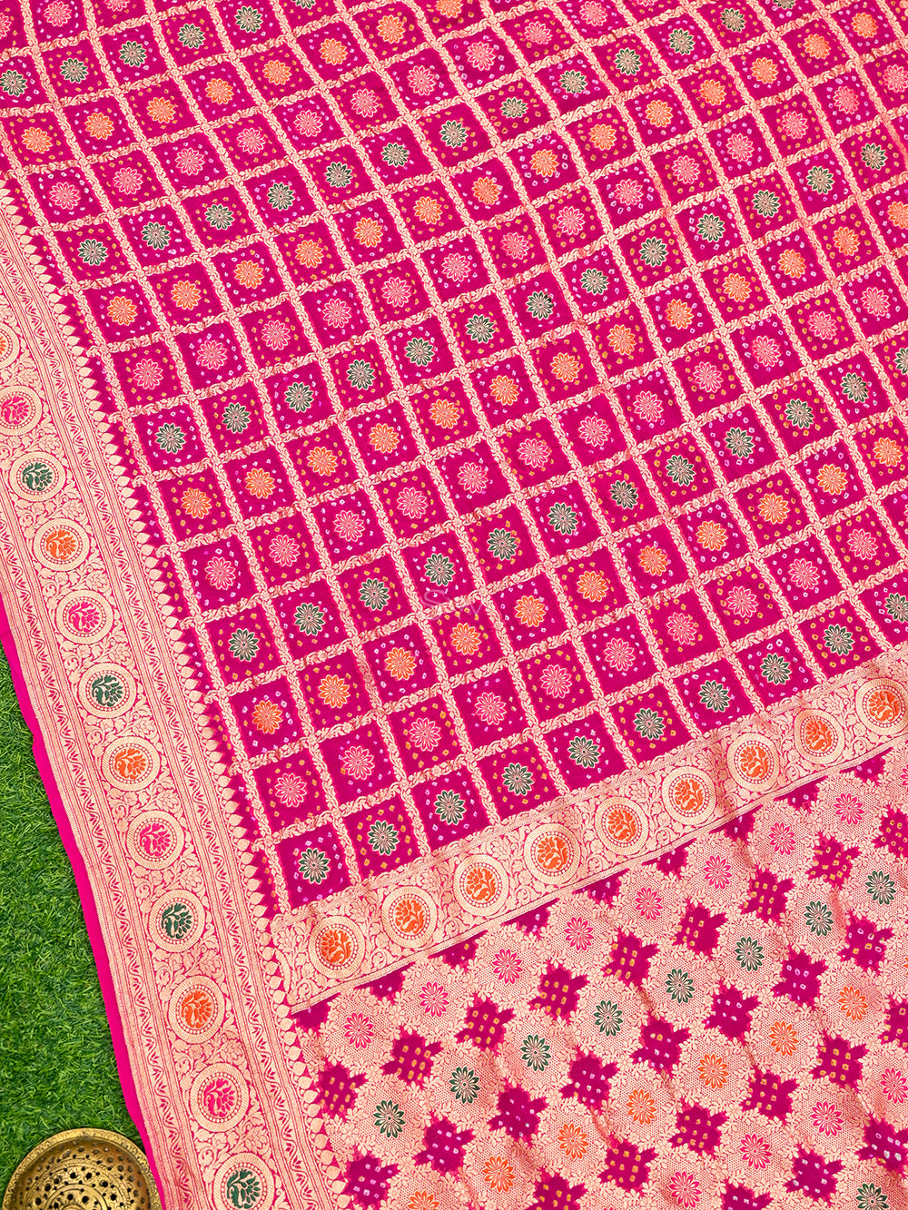 Magenta Bandhani Khaddi Georgette Handloom Banarasi Saree