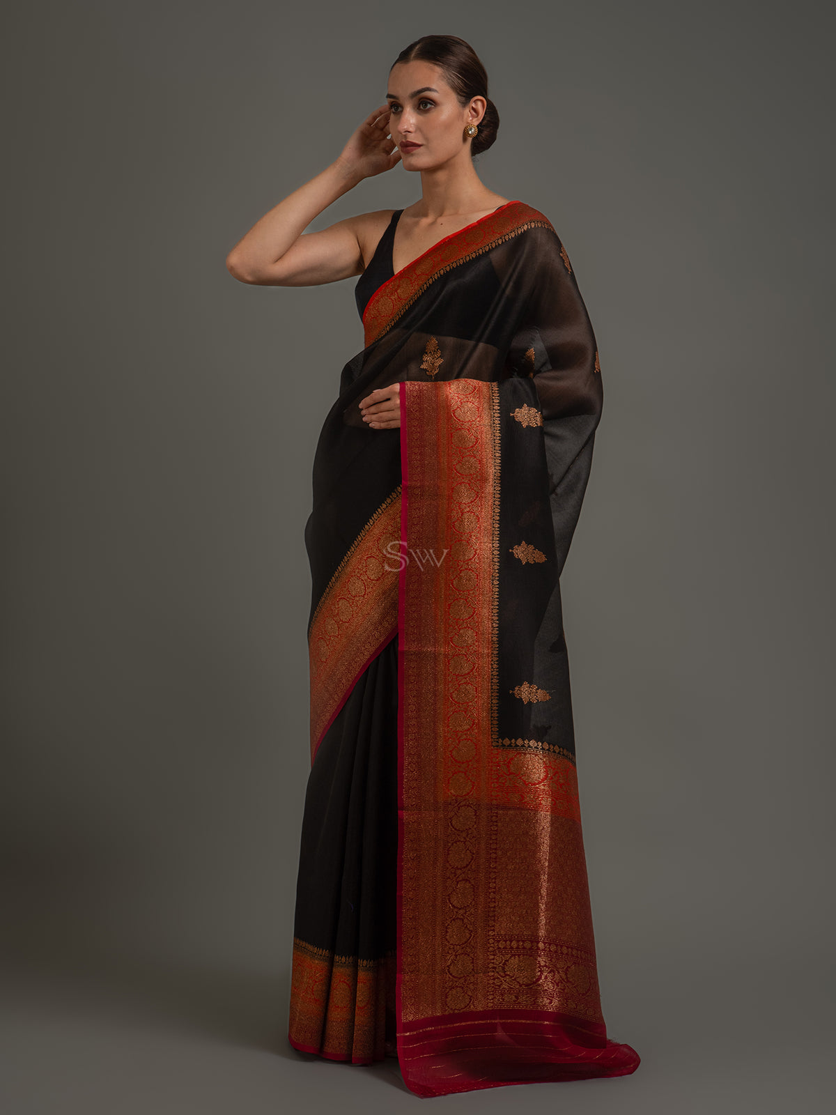 Black Boota Organza Silk Handloom Banarasi Saree - Sacred Weaves