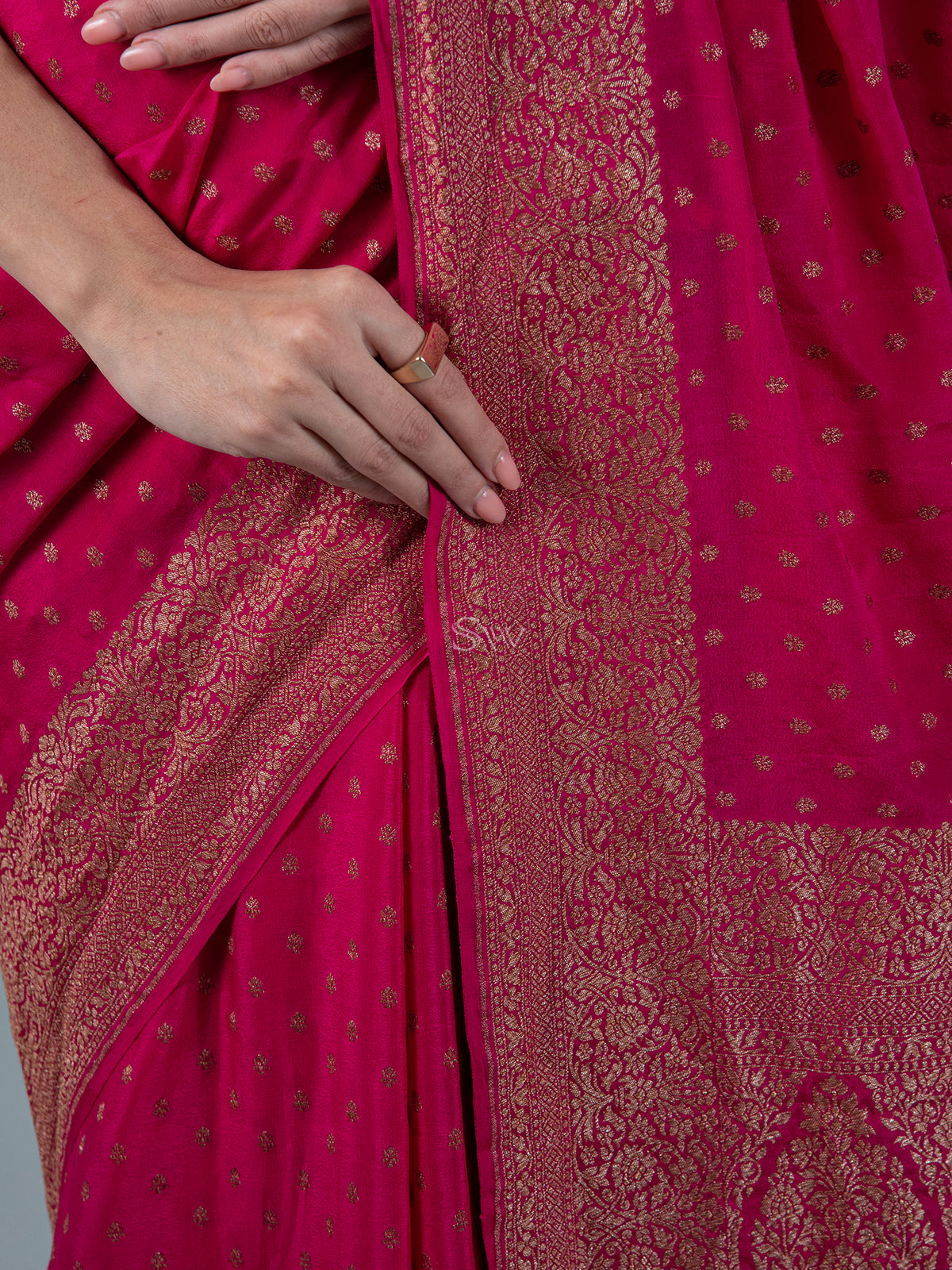 Magenta Booti Crepe Silk Handloom Banarasi Saree - Sacred Weaves