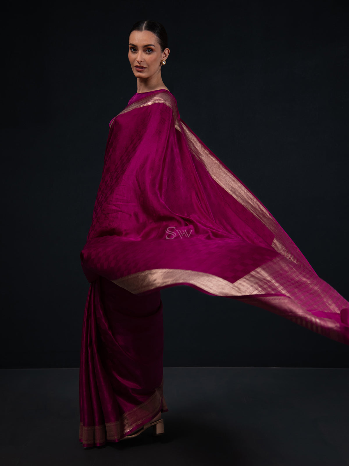 Dark Magenta Satin Tanchoi Handloom Banarasi Saree