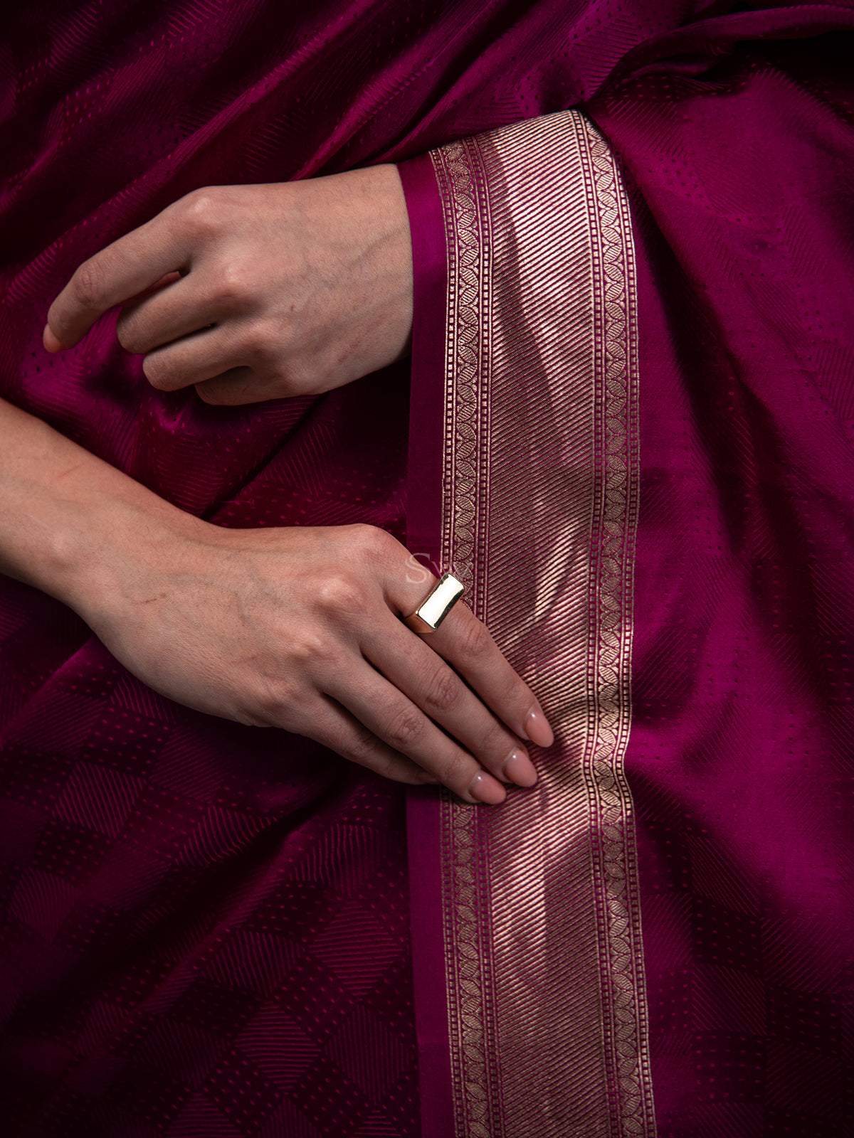 Dark Magenta Satin Tanchoi Handloom Banarasi Saree