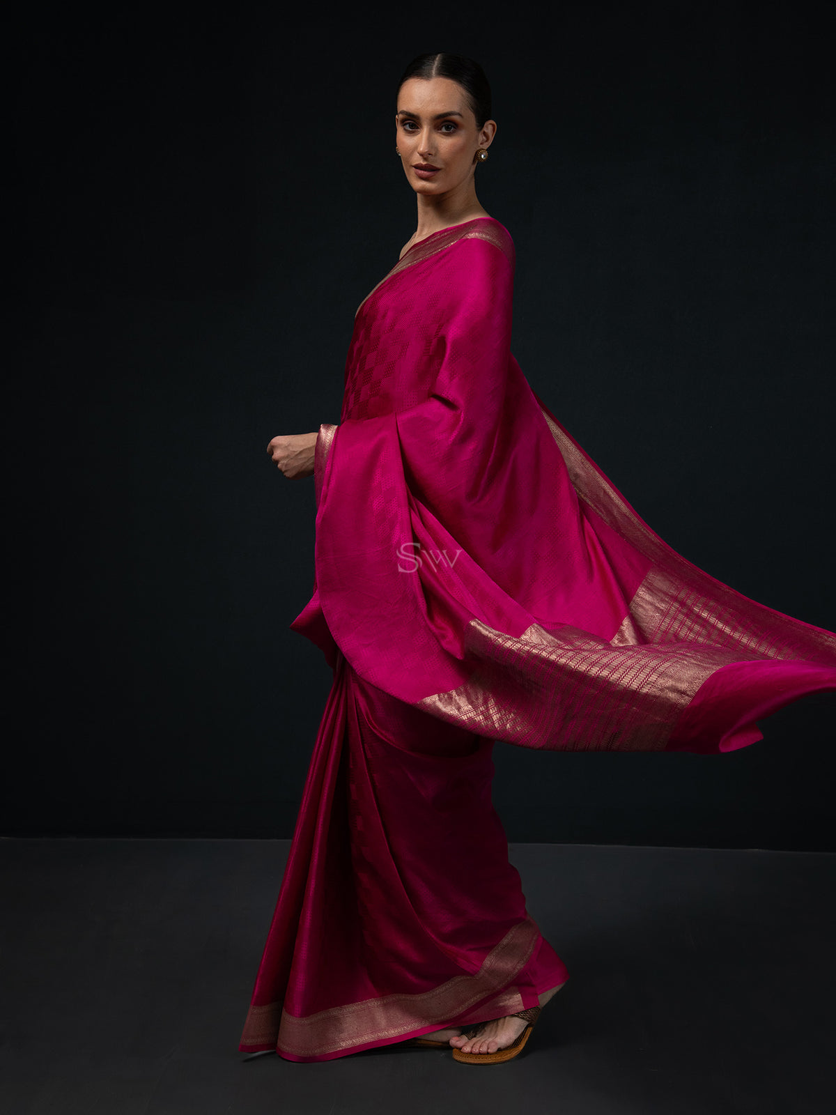 Magenta Satin Tanchoi Handloom Banarasi Saree