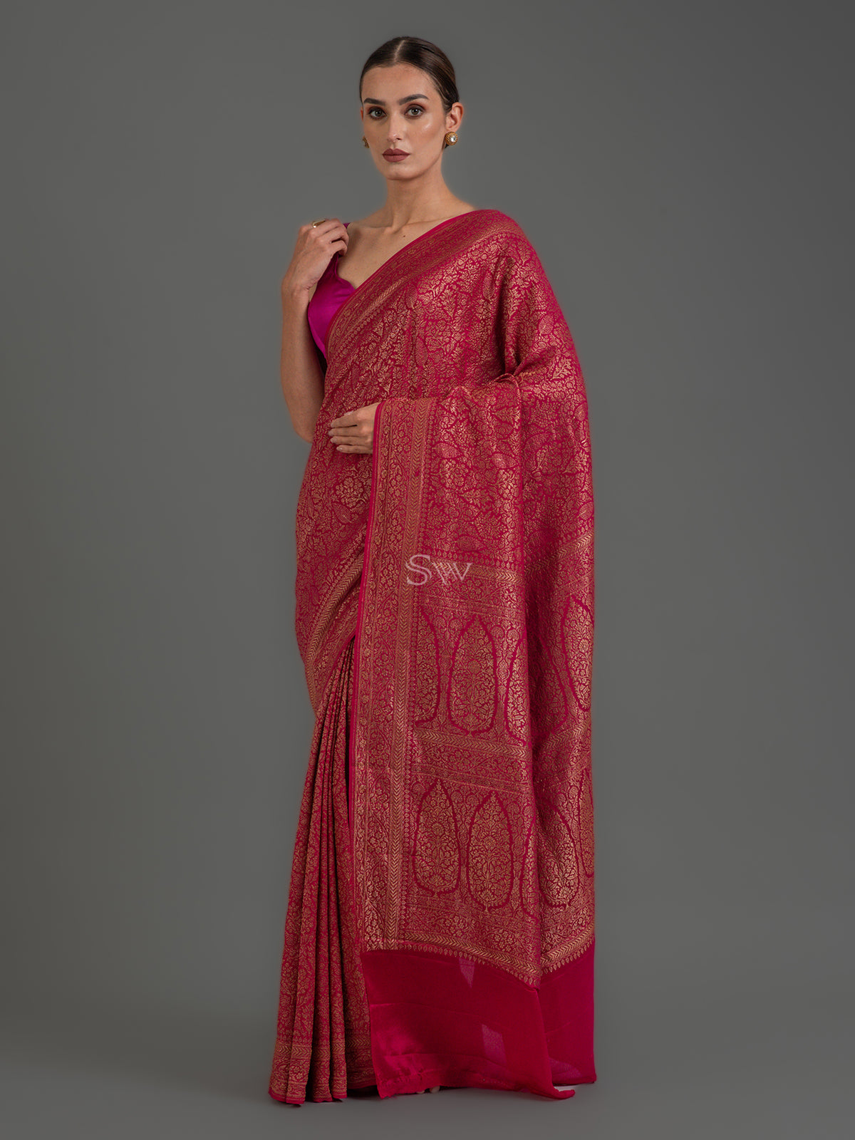 Magenta Jaal Crepe Silk Handloom Banarasi Saree - Sacred Weaves