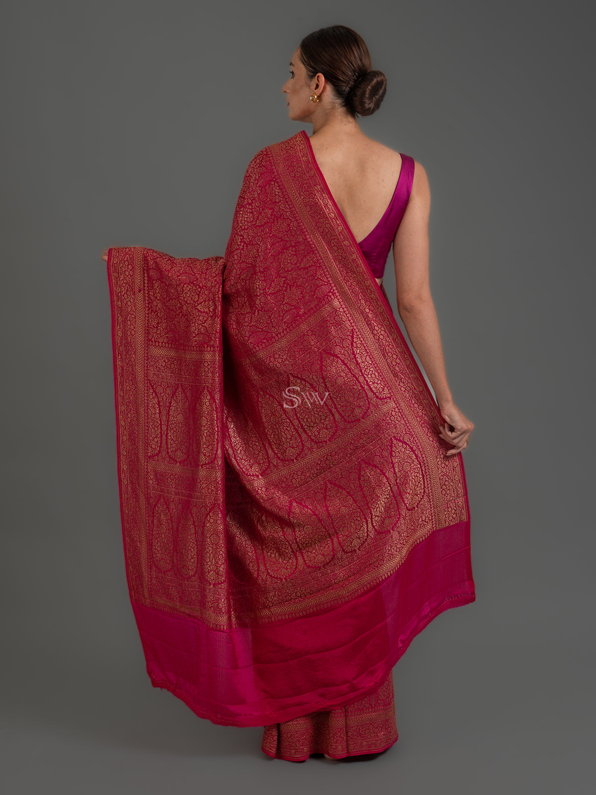 Magenta Jaal Crepe Silk Handloom Banarasi Saree - Sacred Weaves